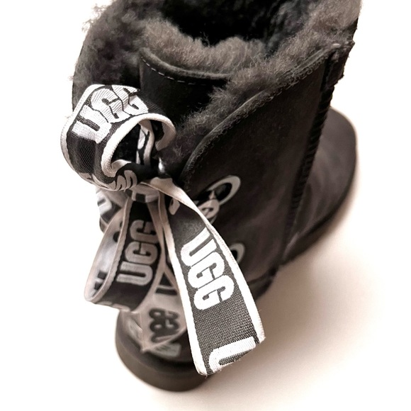SALE! UGGS Customizable Bailey Bow Boots 1098075 Size 8 - Picture 9 of 9